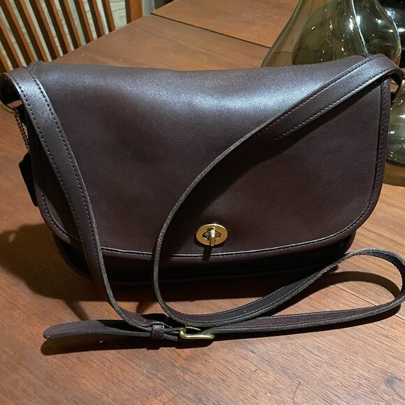 Coach Handbags - Vintage Coach City Bag in Brown 9790